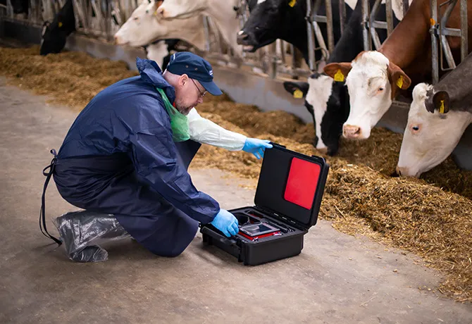 iScan Mini Dramiński – echographe veterinaire portable avec valise de transport